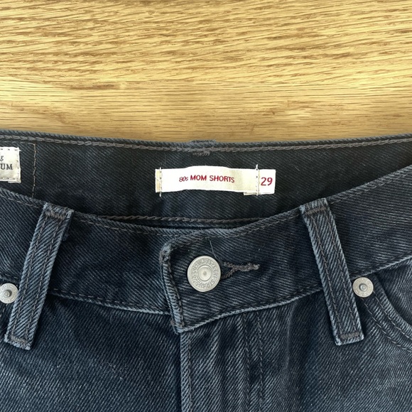Levi’s 80s Mom Short | 29 - Picture 3 of 7